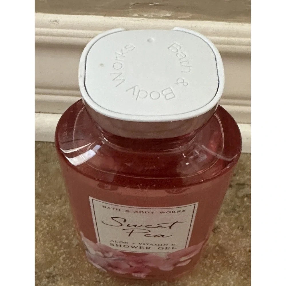 Bath & Body Works Sweet Pea Aloe + Vitamin E Shower Gel 10 fl oz